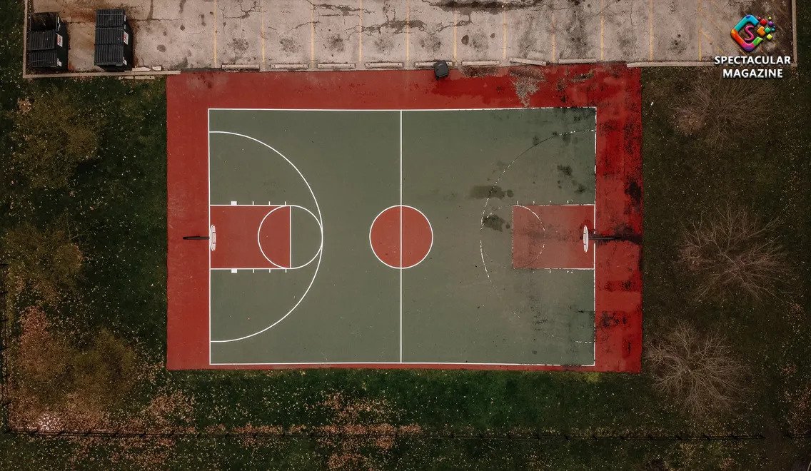 Is a high school basketball court the same size as a college?