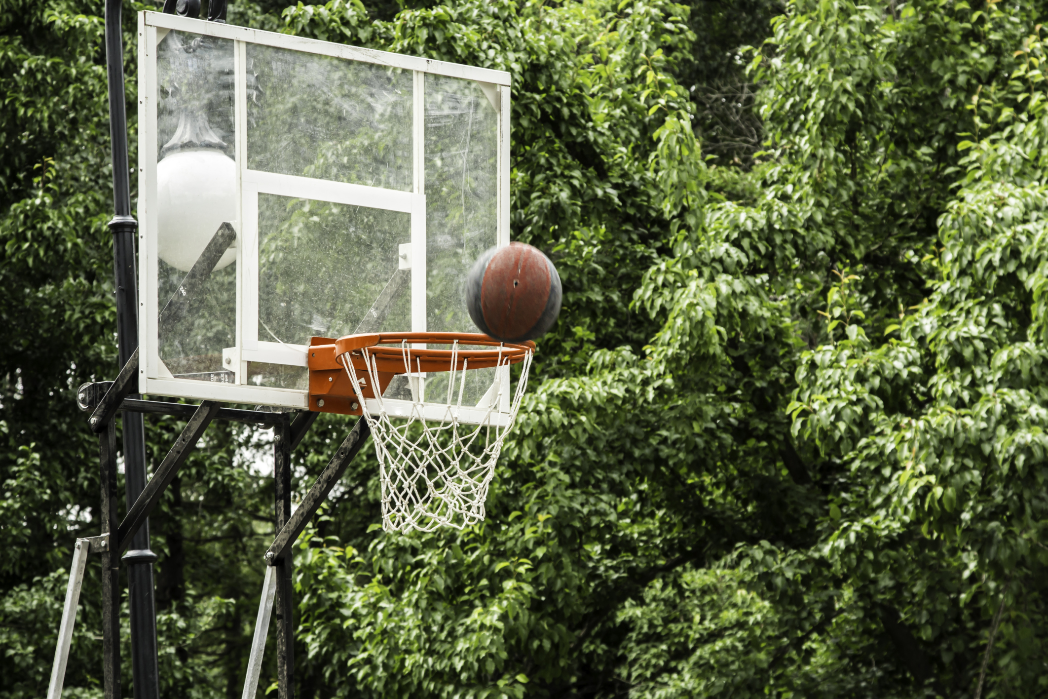 10 Best Basketball Hoop Under $500 Reviews & Buying Guides